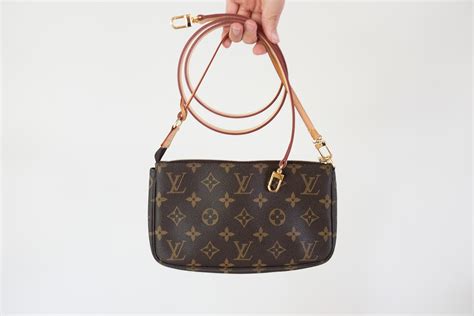 louis vuitton pochette crossbody strap.